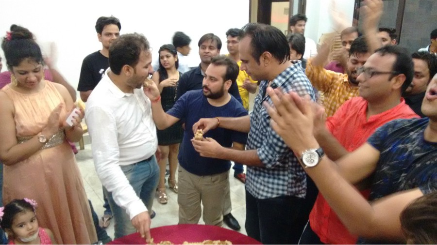 cake cutting ceremony